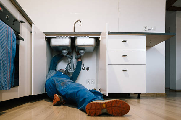 Professional Leak Detection technician working in Montebello, NY